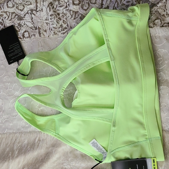 Nike XXL Medium-Support 1-Piece Pad V-Neck Sports Bra - Picture 2 of 9